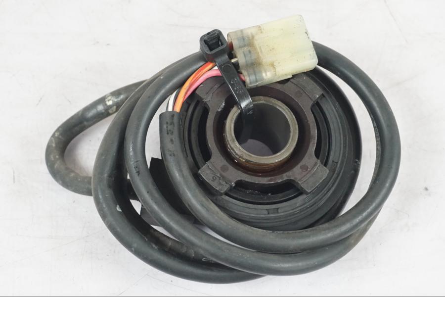 Höger sida på Hastighetsdrivning från en Suzuki SV 650 -1999 motorcykel.