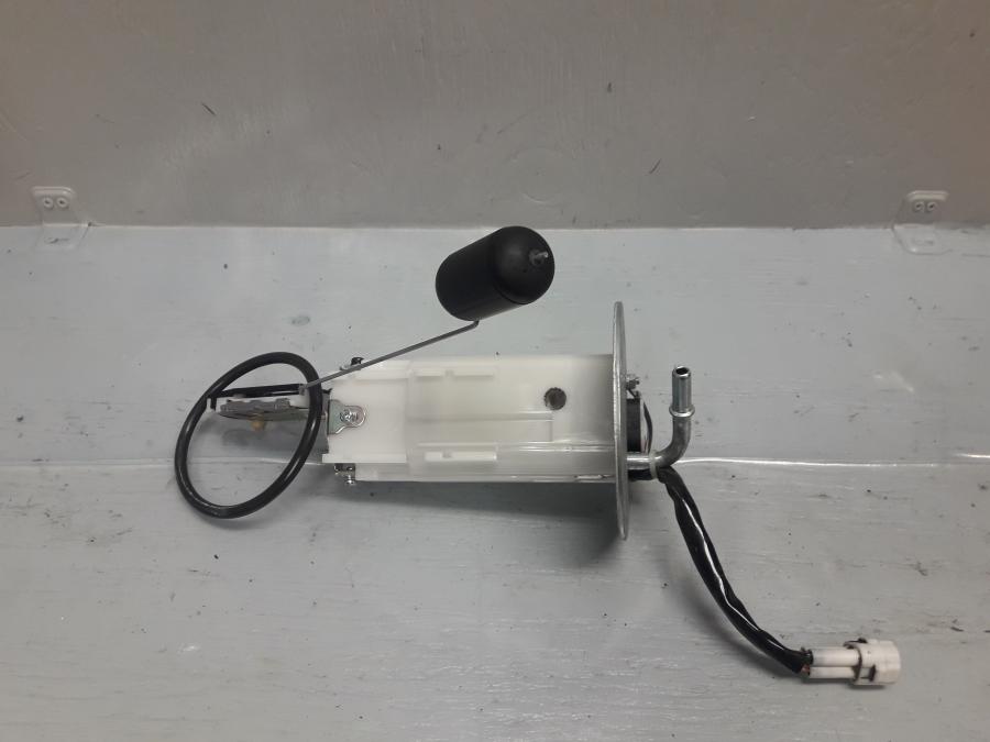 Framsidan på Bensinpump insprut från en Suzuki DL 1000 -2018 motorcykel.