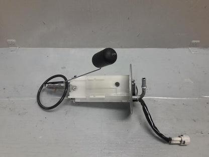 Framsidan på Bensinpump insprut från en Suzuki DL 1000 -2018 motorcykel.