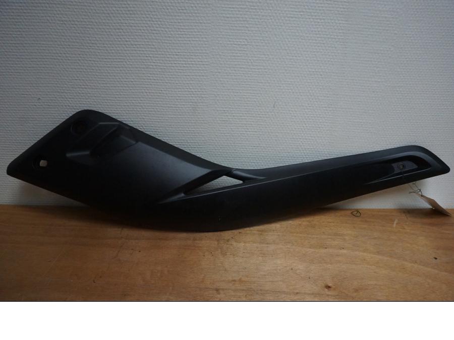 Framsidan på Sidopanel från en Yamaha X-Max 250 -2012 scooter.