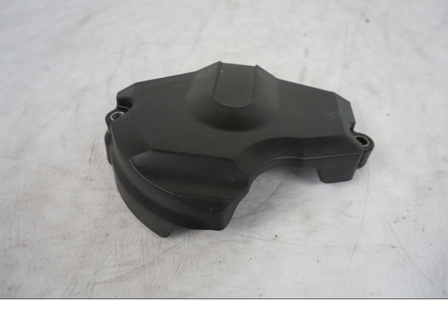 Framsidan på Kedjeskydd från en KTM 1290 Super Duke R -2021 motorcykel.