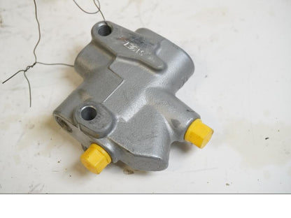 Framsidan på Bromsfördelare från en Honda CBF 1000 -2007 motorcykel.