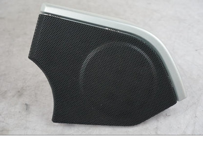 Snett uppifrån på Högtalarkåpa från en BMW K 1600 GTL -2015 motorcykel.