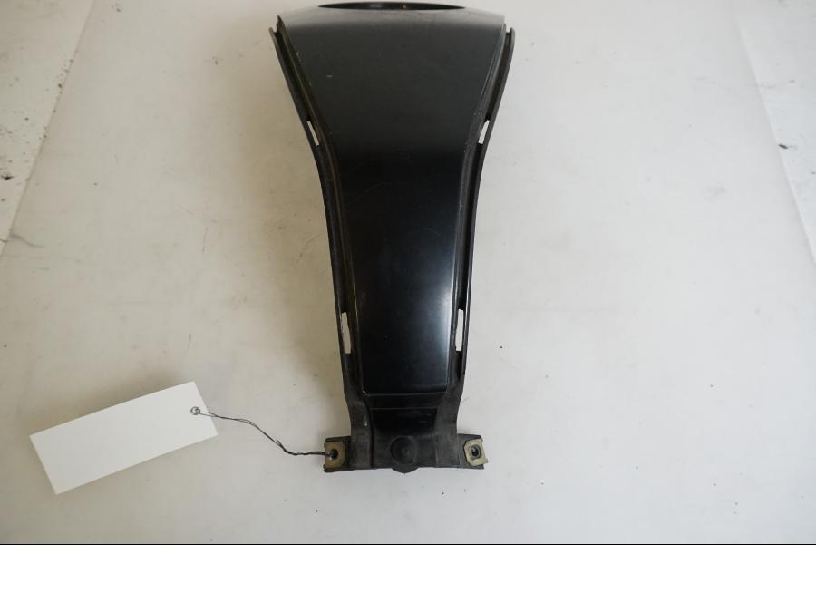 Baksidan på Bensintankskåpa från en BMW K 1200 S -2007 motorcykel.