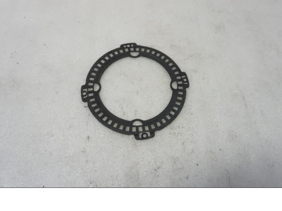 Baksidan på ABS krans från en Ducati Monster 796 -2013 motorcykel.