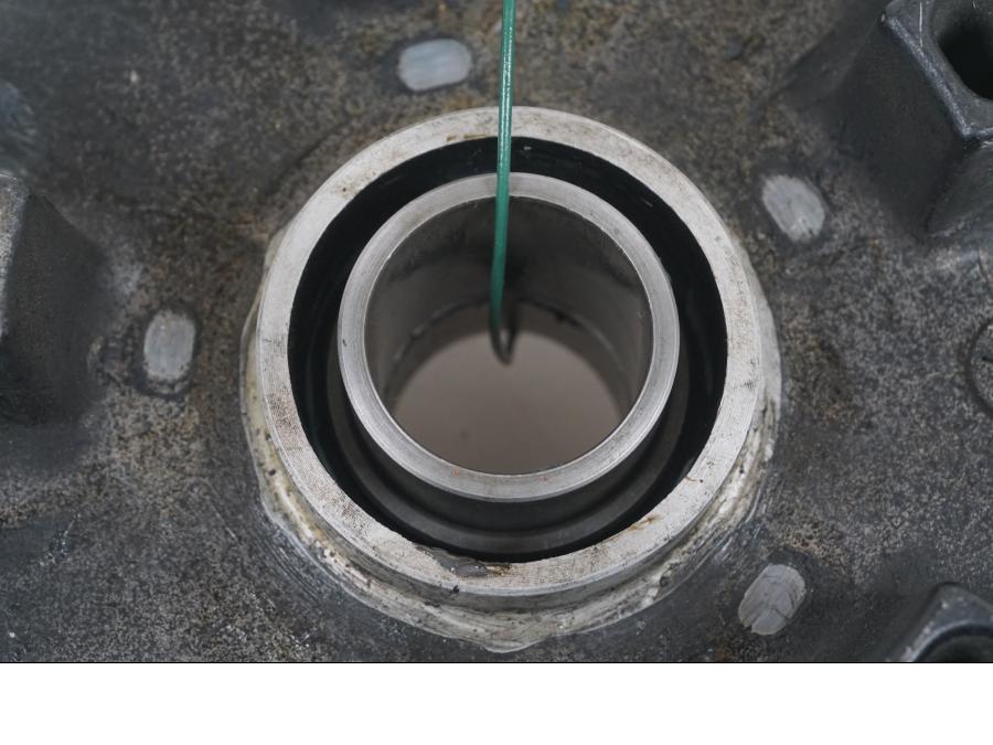 Snett uppifrån på Drevfäste från en Suzuki GSX-R 1000 -2007 motorcykel.