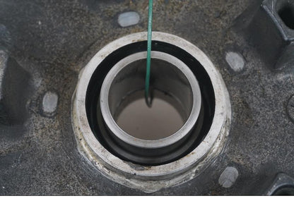 Snett uppifrån på Drevfäste från en Suzuki GSX-R 1000 -2007 motorcykel.