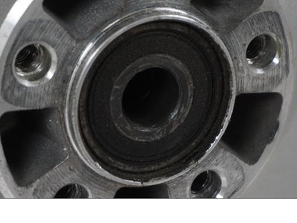 Höger sida på Fälg från en H-D Softail Standard FXST -2001 motorcykel.