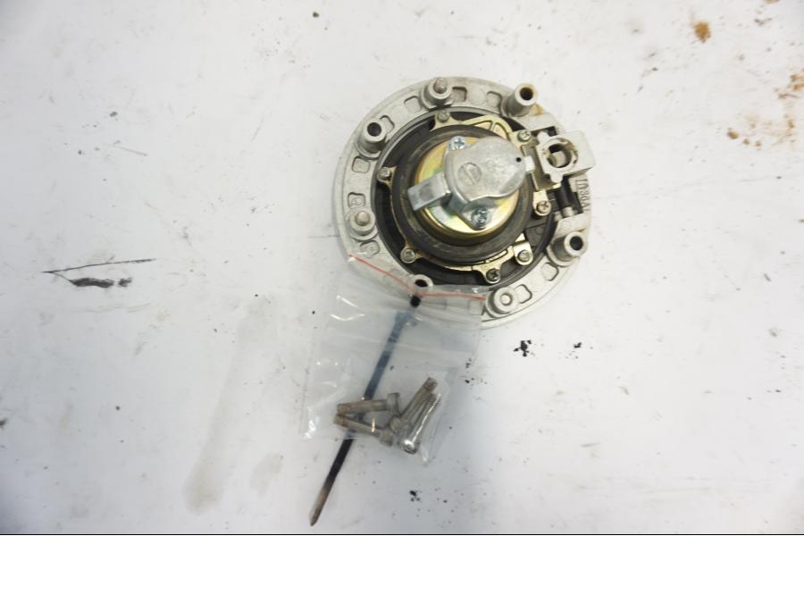 Vänster sida på Låssats från en Suzuki DL 1000 -2003 motorcykel.