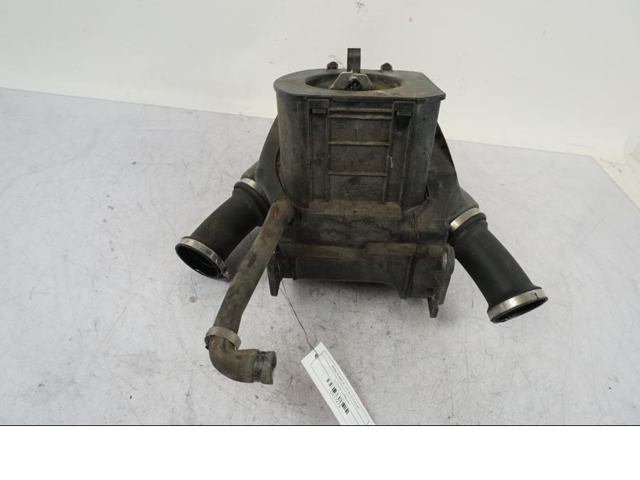 Vänster sida på Luftburk från en BMW R 850 R -2004 motorcykel.