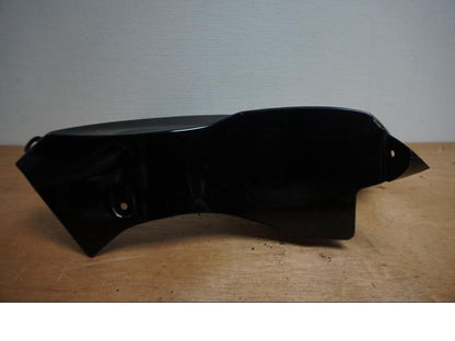 Höger sida på Toppkåpsinsida från en Suzuki GSX-R 1100 -2007 motorcykel.