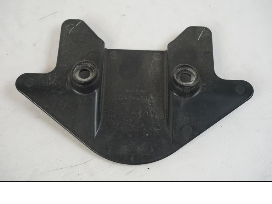 Framsidan på Plast från en Suzuki VZR 1800 -2009 motorcykel.