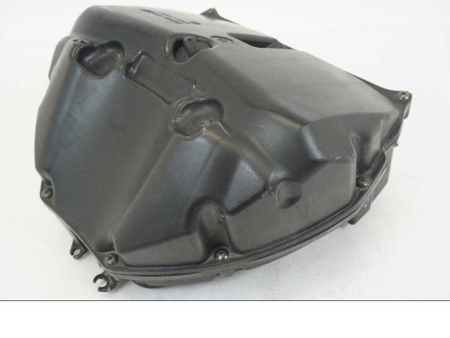 Höger sida på Luftburk från en Yamaha YZF 1000 R1 -2004 motorcykel.