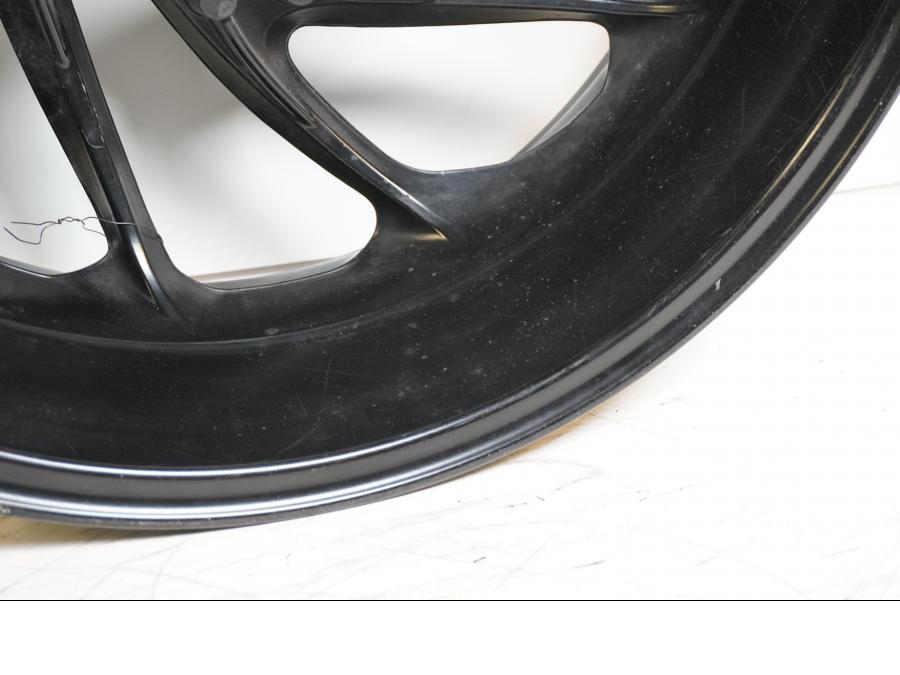 Extrabild3 på Fälg från en BMW F 800 S -2009 motorcykel.