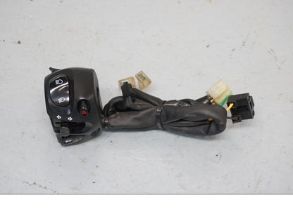 Framsidan på Styrelreglage från en Yamaha XJ 6 -2011 motorcykel.