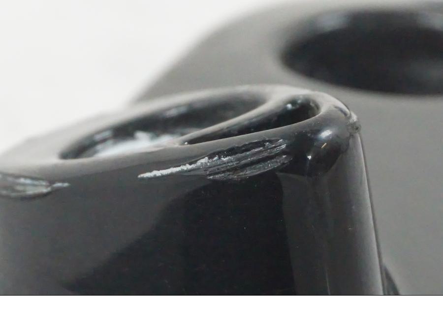 Vänster sida på Blinkersfäste från en H-D Street Glide FLHX -2012 motorcykel.