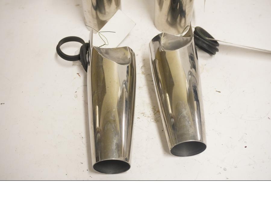 Baksidan på Gaffelbendekor från en Kawasaki VN 900 -2008 motorcykel.