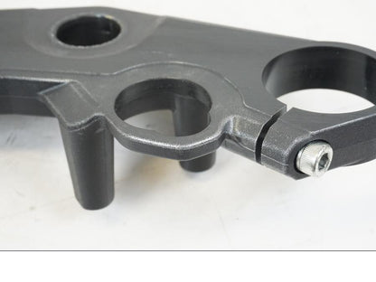 Snett uppifrån på Gaffelkrona från en Suzuki GSX-R 750 -2008 motorcykel.