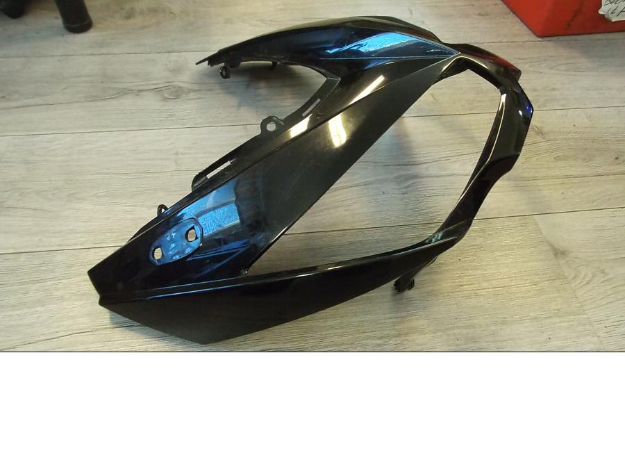 Baksidan på Toppkåpa från en Kawasaki Z 1000 -2011 motorcykel.