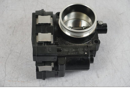 Baksidan på Spjällhus från en BMW R 1250 GS -2023 motorcykel.