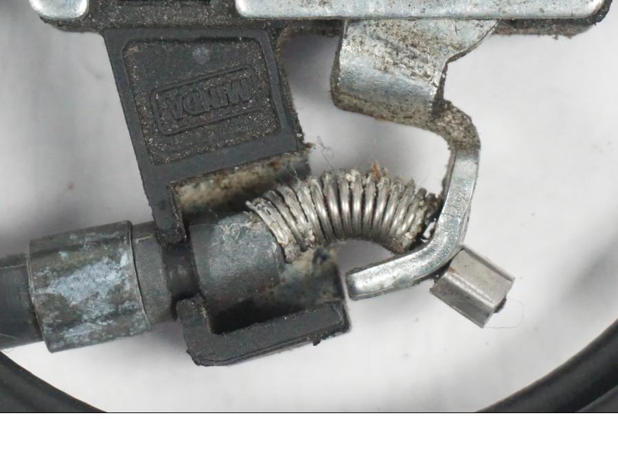 Baksidan på Sadellåsmekanism från en MV Agusta Dragster -2014 motorcykel.