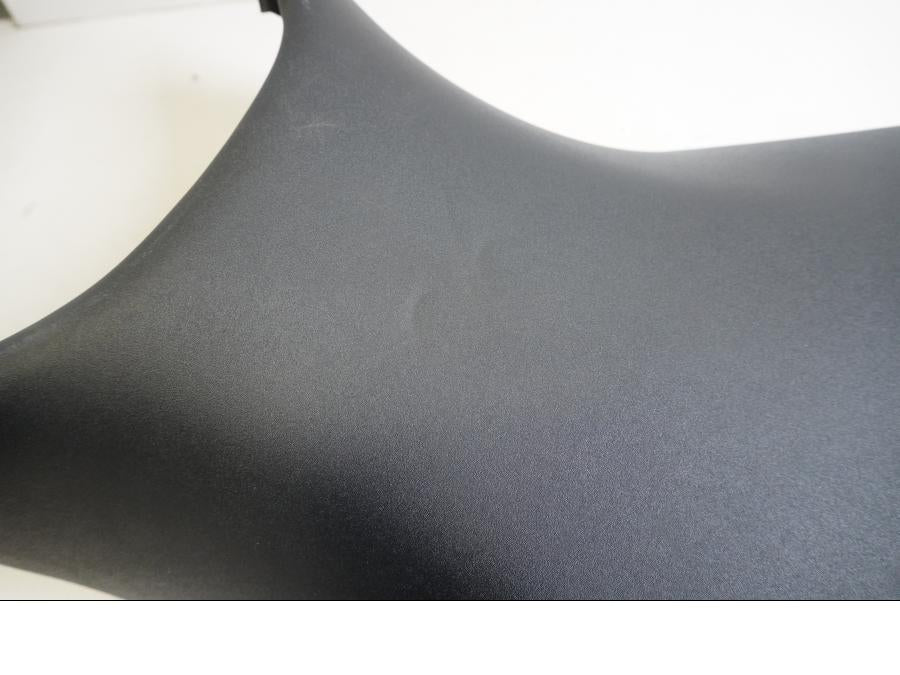 Höger sida på Sadel från en Yamaha YZF 1000 R1 -2010 motorcykel.