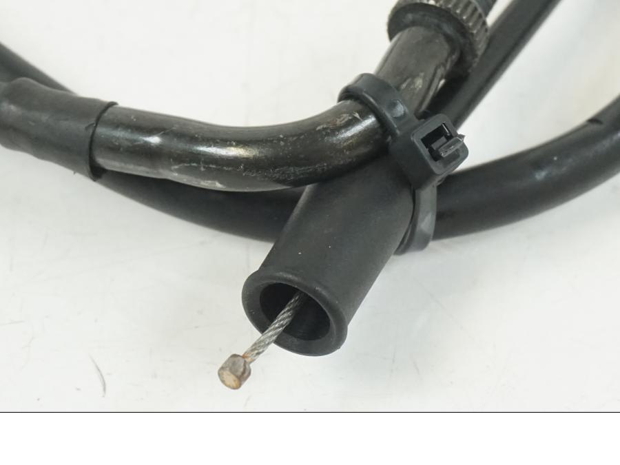 Snett uppifrån på Chokevajer från en Aprilia RS 125 -2008 motorcykel.