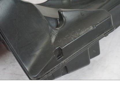 Baksidan på Luftrör från en Suzuki GSX-R 750 -2007 motorcykel.