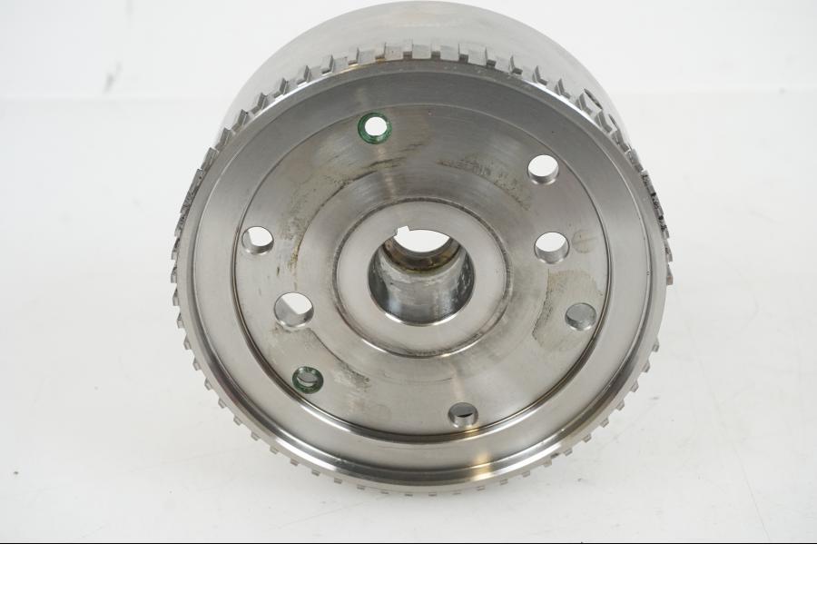 Höger sida på Generator från en BMW F 800 GS -2009 motorcykel.