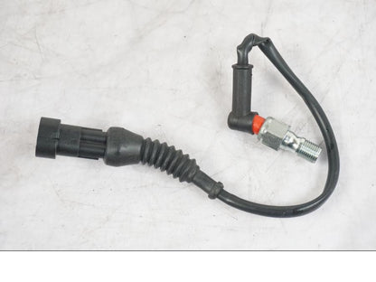 Framsidan på Bromsljuskontakt från en KTM 1290 Super Duke R -2022 motorcykel.