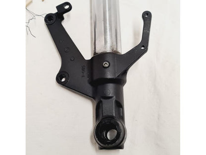 Snett uppifrån på Gaffelben från en Yamaha FZ1-SA -2008 motorcykel.