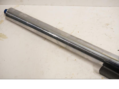 Vänster sida på Gaffelben från en Triumph Daytona 600 -2003 motorcykel.