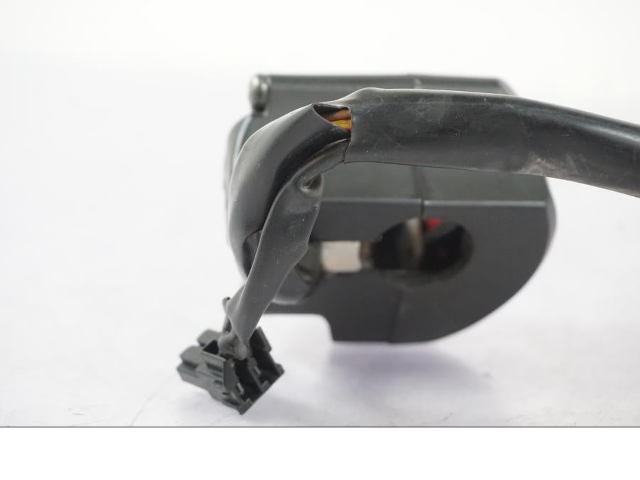 Extrabild2 på Styrelreglage från en Kawasaki ZX-6R -2011 motorcykel.