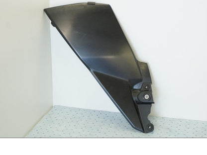 Framsidan på Bensintankskåpa från en Suzuki GSX 1300 BK -2008 motorcykel.