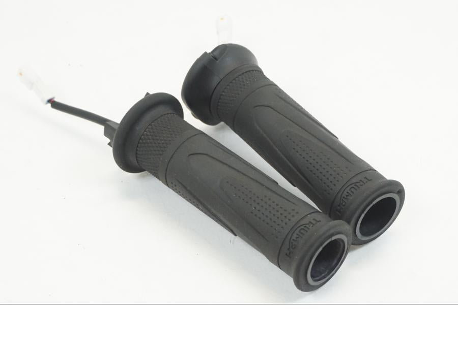 Baksidan på Värmehandtag från en Triumph Tiger 1200 -2018 motorcykel.