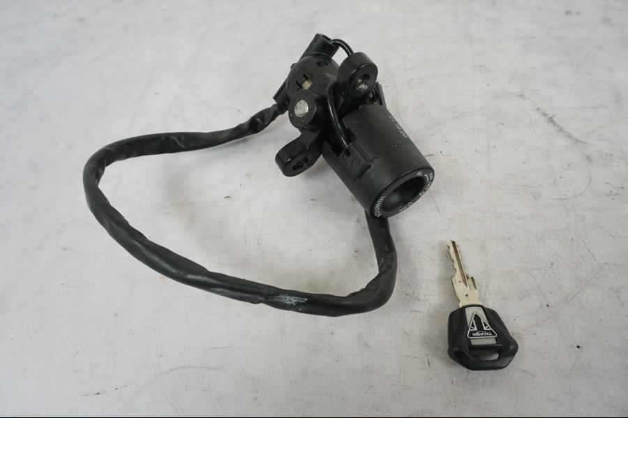 Extrabild2 på Låssats från en Triumph Bonneville T120 -2021 motorcykel.