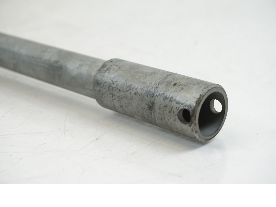 Baksidan på Axel från en BMW F 650 CS -2003 motorcykel.