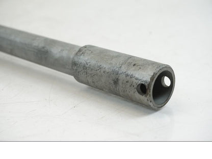 Baksidan på Axel från en BMW F 650 CS -2003 motorcykel.