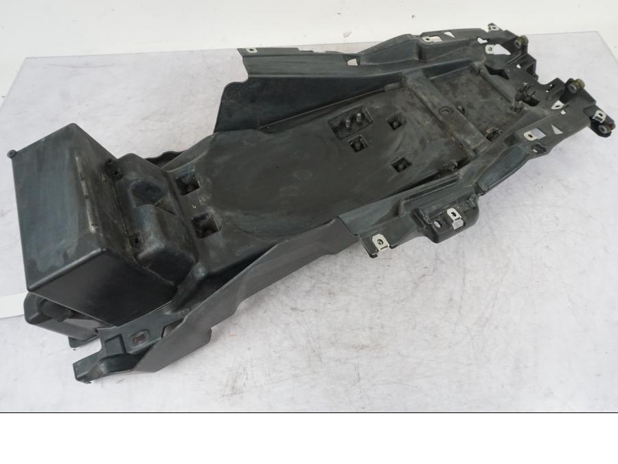 Extrabild5 på Undertail från en BMW K 1600 GTL -2015 motorcykel.