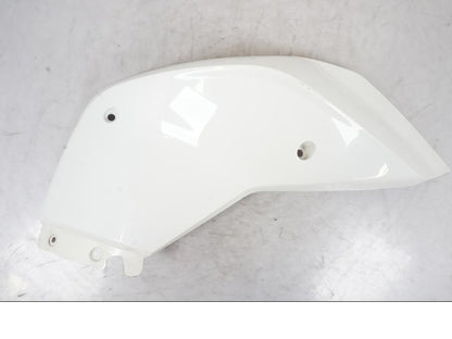 Framsidan på Tankkåpa från en KTM 690 Duke -2015 motorcykel.