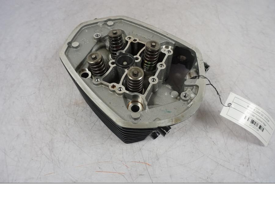 Framsidan på Topplock från en BMW R 1200 GS -2010 motorcykel.