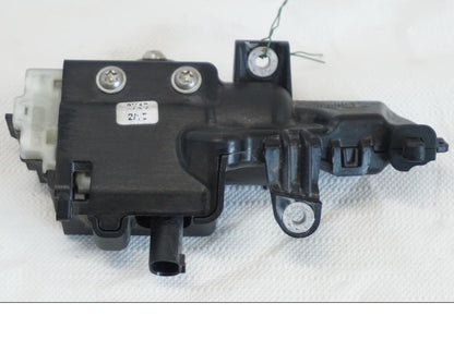 Baksidan på Centrallås från en BMW K 1600 -2015 motorcykel.