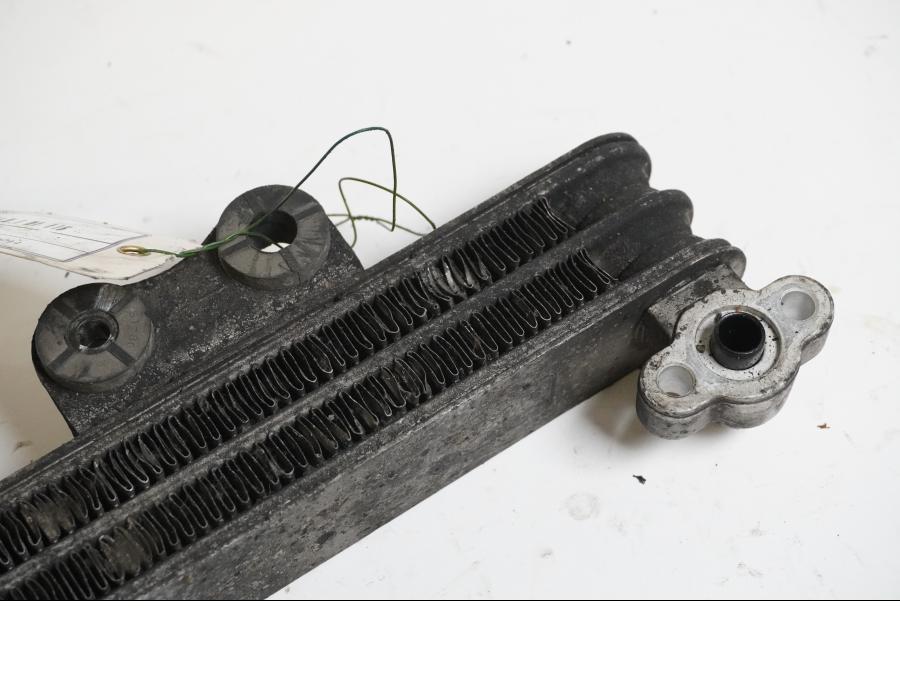 Höger sida på Oljekyl från en Honda VTR 1000 F -1997 motorcykel.