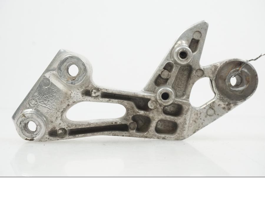 Höger sida på Fotpinnefäste från en Yamaha XJ 900 -1997 motorcykel.