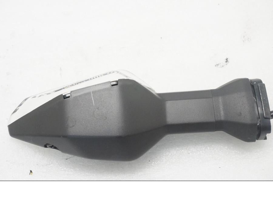 Baksidan på Blinkers från en Kawasaki Z 400 -2020 motorcykel.