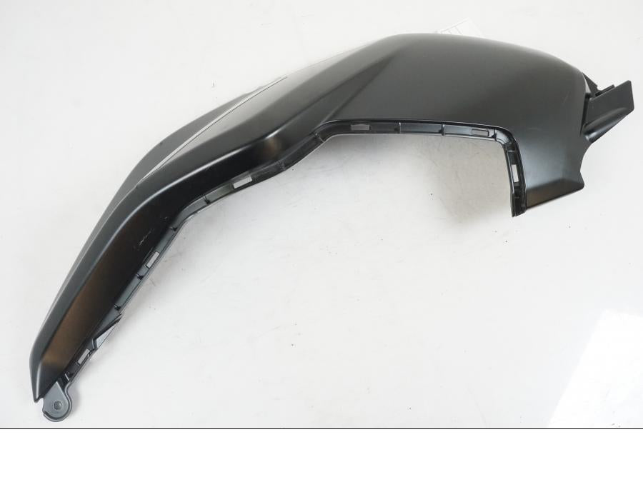 Baksidan på Bensintankskåpa från en Yamaha MT-07 -2019 motorcykel.