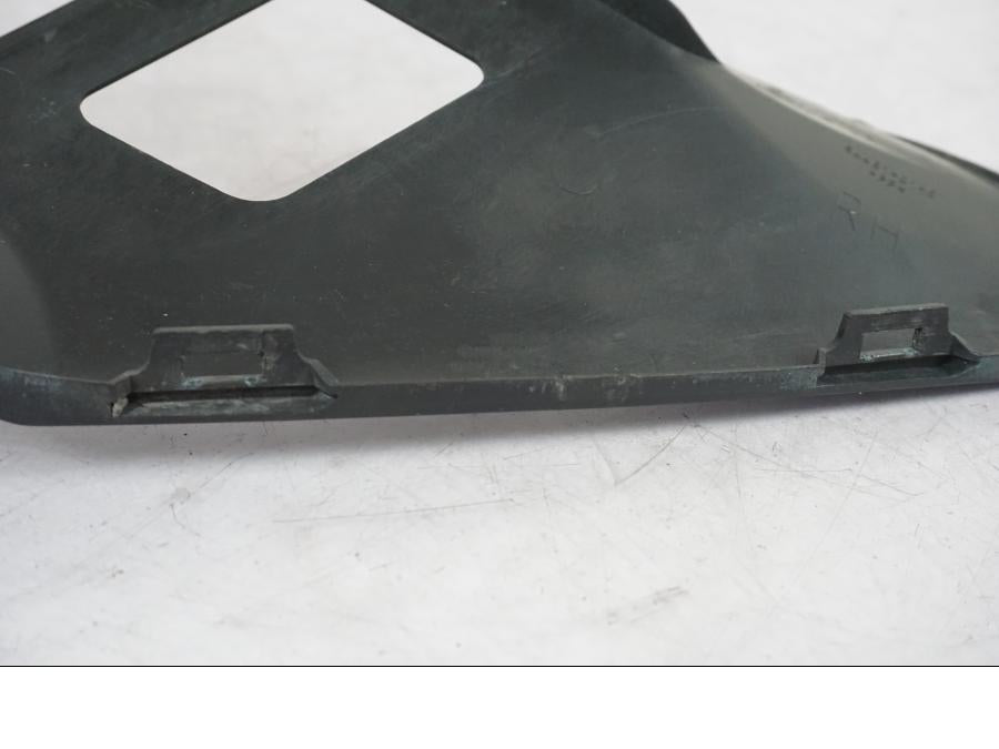 Höger sida på Toppkåpsinsida från en Suzuki GSX-R 750 -2006 motorcykel.