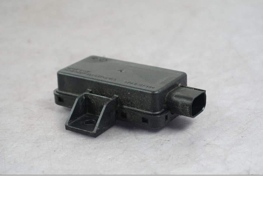 Baksidan på RDC Styrenhet från en BMW K 1600 GTL -2015 motorcykel.