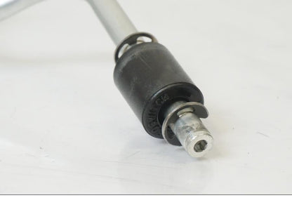 Baksidan på Oljenivågivare från en KTM 1190 Adventure -2015 motorcykel.