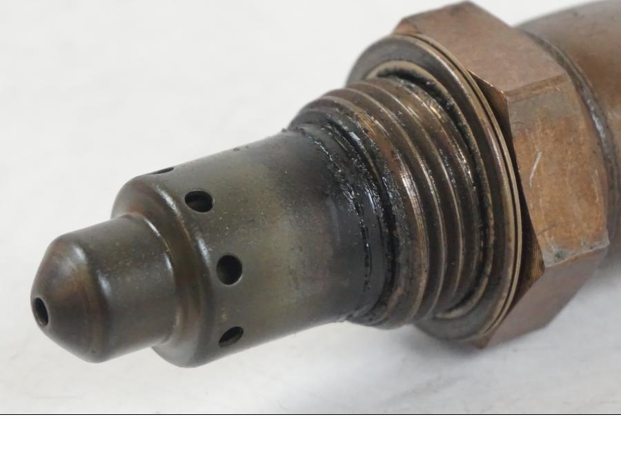 Höger sida på Lambdasond från en BMW R 1250 GS -2021 motorcykel.